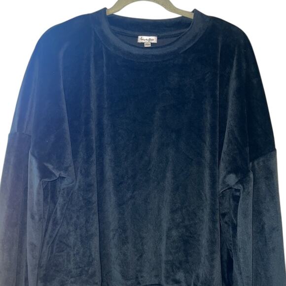 Love, Fire Casual Black Velvet Crewneck Sweater, Size 1X, NWT! - Picture 3 of 5